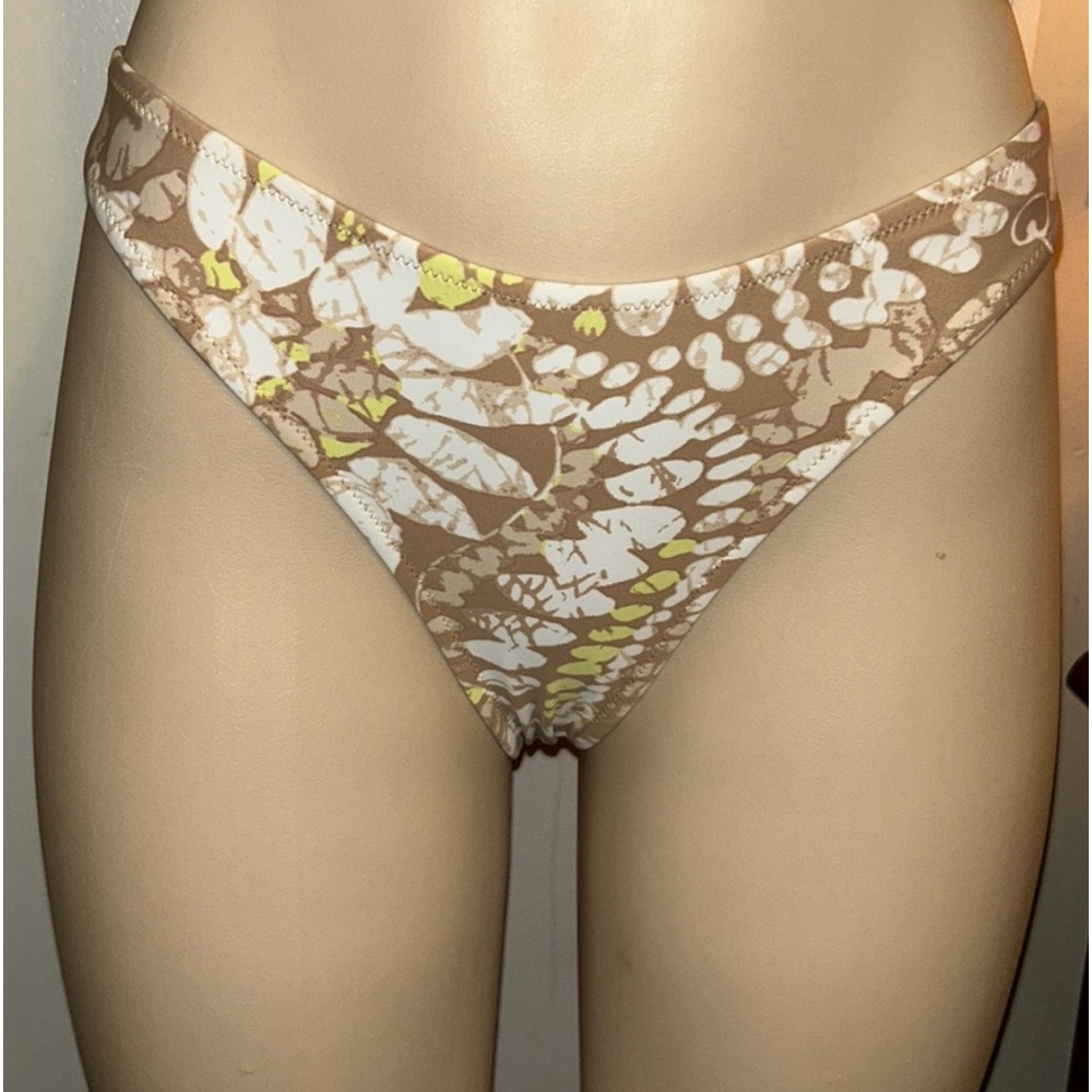 Aerie Cheekiest Coupe Tres
Echancree Bikini Bottom Size M